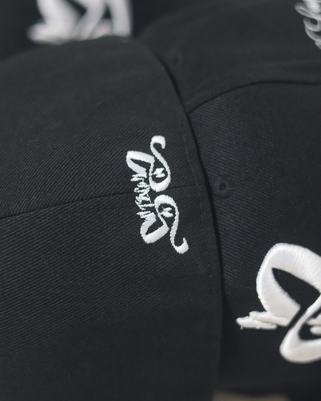 ESSENTIAL FITTED CAP