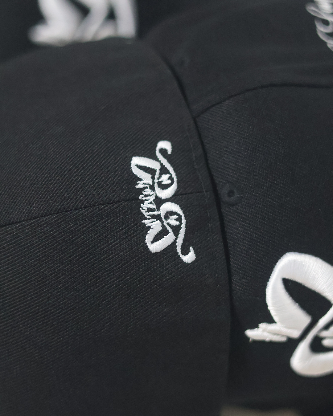 ESSENTIAL FITTED CAP