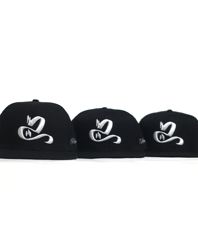 ESSENTIAL FITTED CAP